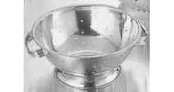COLANDER 400mm ALUMINIUM, Price for 1, IMPA 172203, ISSA 2518913, Weight 1.70Kg HS Code:  76151990 Origin:  NETHERLANDS