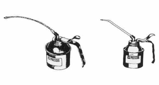 PUMP OIL CAN 300cc WITH FLEXIBLE SPOUT, Price for 1, IMPA 617737, ISSA 5721511, Weight 0.20Kg HS Code:  82055980 Origin:  INDIA